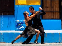 Comment se nomme cette célèbre danse originaire d'Argentine ?