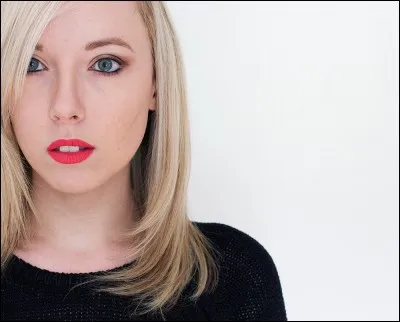 Comment Nailartiseasy, Cécile Anna, surnomme-t-elle ses abonnés ?