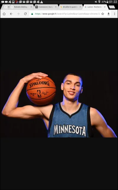 Quel &acirc;ge a Zach LaVine ?