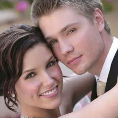 Combien de temps les interprètes de Lucas et Brooke ont-ils été mariés ?