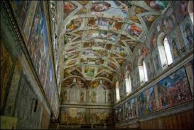 Qui a peint les fresques de la plus grande chapelle du Vatican ?