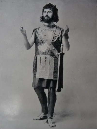 Roi légendaire d'Argos, commandant suprême de l'armée achéenne pendant la guerre de Troie. Qui est-il ?