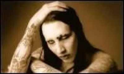 Cette personne sur l'image est-elle un homme ou une femme ?