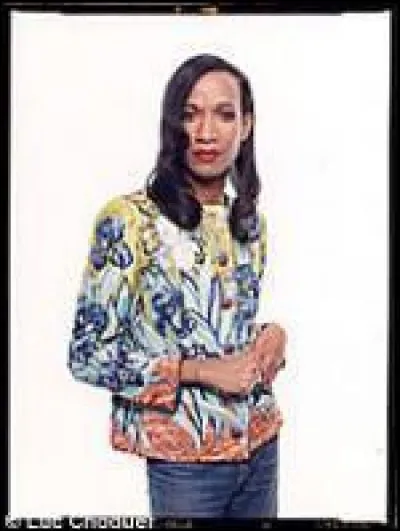 Cette personne sur l'image est-elle un homme ou une femme ?