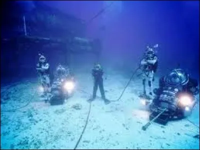 L'océan Atlantique s'est formé par l'éloignement de plaques tectoniques il y a 180 millions d'années.