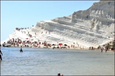 'Scala Dei Turchie' . Ne vous y trompez pas, cette plage n'est pas en Turquie, vous pourrez par contre y déguster un tiramisu, par exemple.