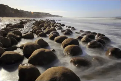 Etonnante plage cette 'Schooner Gulch State Beach' située elle aussi aux Etats-Unis dans l'état dont 'l'Hotel' fut chanté par le groupe 'Eagles'.