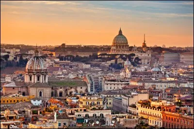 Rome est la troisième destination touristique la plus visitée d'Europe derrière Londres et Paris.