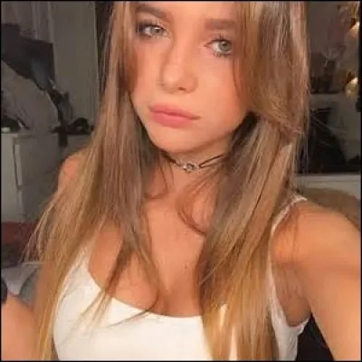 Quel âge a-t-elle ?... ans