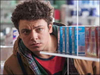 Quel est le nom de famille d'Adam ?