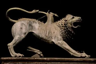 Monstre femelle  l'apparence terrifiante. Elle possde une tte et un corps de lion, une tte de chvre sur le dos et une queue  tte de serpent. Comme le dragon, elle crache des flammes.