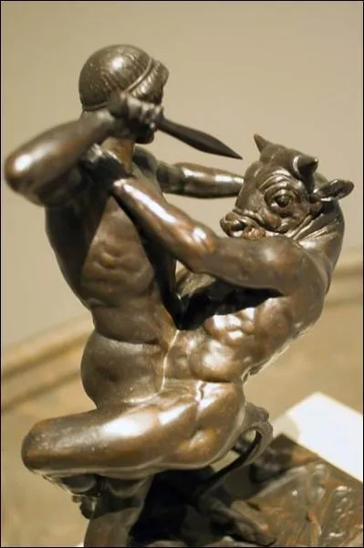 Monstre assez hideux  tte de taureau et au corps d'homme.