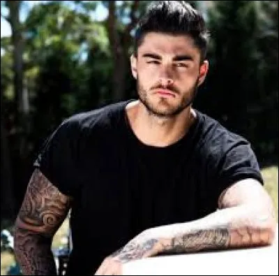 Il est l'ex de Shanna et Jessica. Il a fait les Anges et les Marseillais.