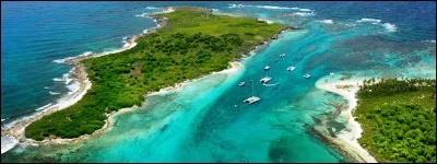 Quel est le numéro de code départemental officiel de la Guadeloupe ?