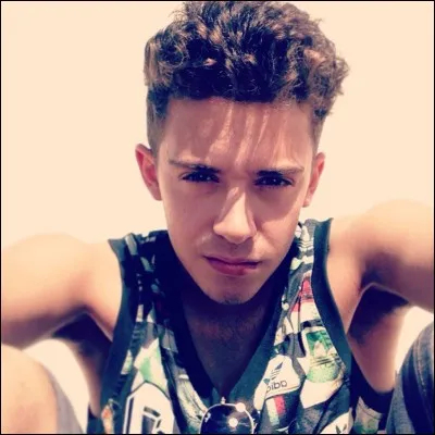 Comment s'appelle son frère ?