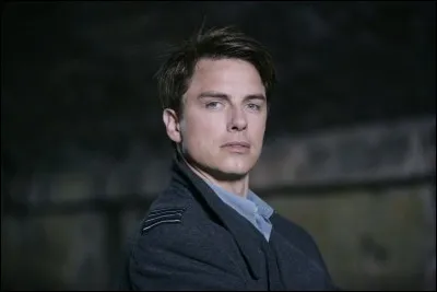 Quelle autre série en relation avec "Doctor Who" fait apparaître le capitaine Jack Harkness ?