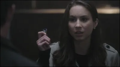 Dans "Pretty Little Liars", qui a essayé de tuer Spencer dans l'église ?