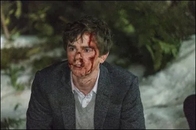 Dans "Bates Motel", comment meurt Norman dans le dernier épisode ?