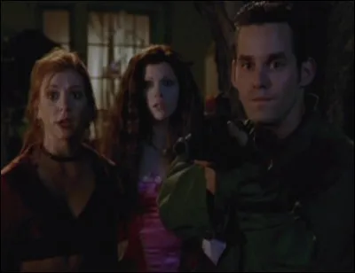 [Halloween] : Qui Ethan appelle-t-il pour que les déguisements de sa boutique deviennent réels ?