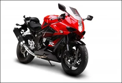 Un mot que j'ai dit à 2 ans. Les bikers la conduisent, elle n'a que deux roues. C'est un véhicule qui oblige le port d'un casque.
Qu'est-ce ?