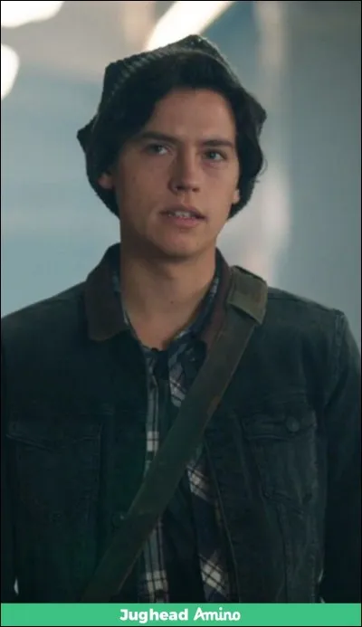 Lorsqu'il apprend que son père a été arrêté comme étant le meurtier de Jason Blossom, comment réagit Jughead ?