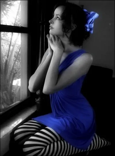 Qui chantait "Je vois d'ici à travers les carreaux un petit bout de ciel qui ressemble à tes yeux" ?