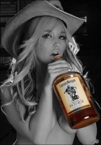 Combien de temps le rhum ambré agricole doit-il être élevé en fût de bois ?