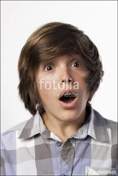 "Ebahi" se dit de celui qui reste les yeux grands ouverts devant l'objet de sa surprise.
Quel synonyme désigne surtout celui qui semble ébloui par ce qu'il voit ou entend ?