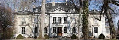 Commune de l'Ain (01), frontalière de la Suisse, dans la banlieue nord de Genève.