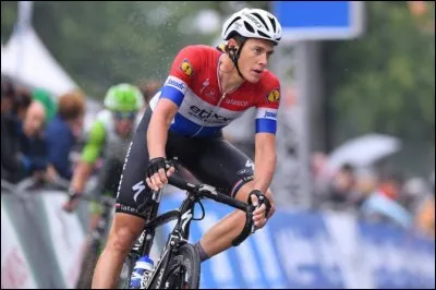 Né en 1984, il a été trois fois champion des Pays-Bas et a remporté Paris-Roubaix en 2014. De qui s'agit-il ?