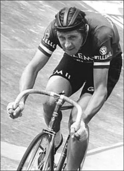 Ce grand spécialiste de la piste, victorieux dans 65 "courses de six jours" a remporté Paris-Roubaix en 1964. De qui s'agit-il ?