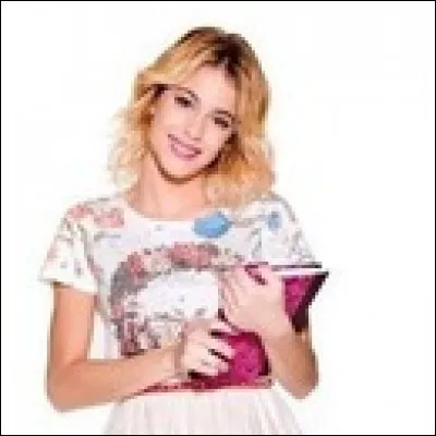 Dans quelle saison a-t-elle les cheveux blonds ?