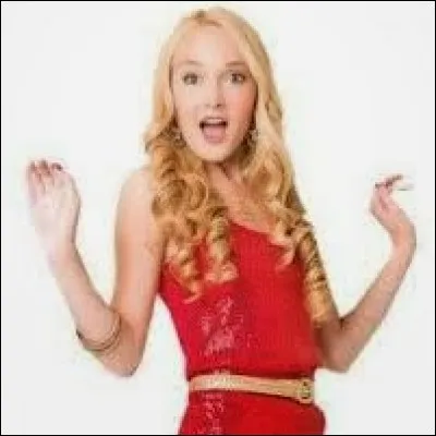 Dans quelle saison Ludmila est-elle comme sur la photo ?