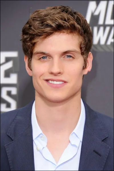 S2 : De qui Isaac tombe-t-il amoureux ?