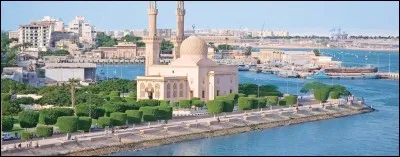 Quel canal relie la mer Méditerranée à la mer Rouge ?