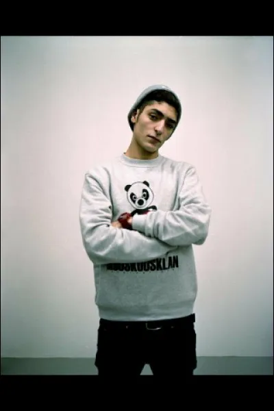 De quel groupe fait-il partie ?