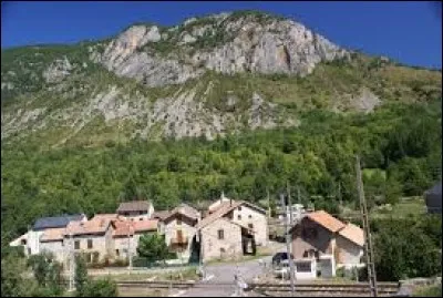 Nous terminons notre balade en Occitanie, à Urs. Petit village de 39 habitants, dans l'arrondissement de Foix, il se situe dans le département ...