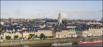 De quoi la ville de Doué-la-Fontaine (Maine-et-Loire) est-elle la capitale européenne ?