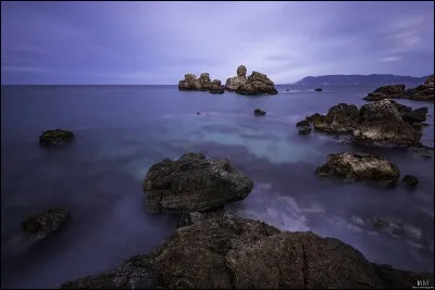 Par quelle mer est bordée la ville d'Izmir ?