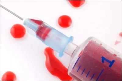 S3 : De quelle personne Klaus désire-t-il posséder le sang ?