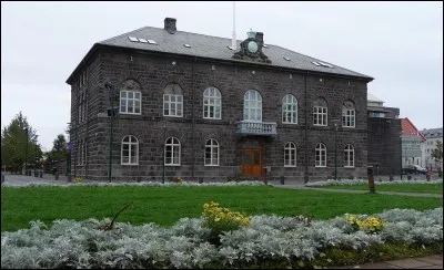 L'Islande est devenue indépendante en 1944. De quel pays d'Europe s'est-elle alors séparée ?