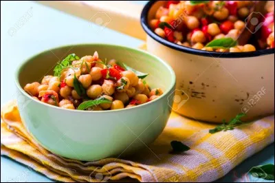Parmi ces quatre plats, trouve celui qui est v&eacute;g&eacute;tarien.