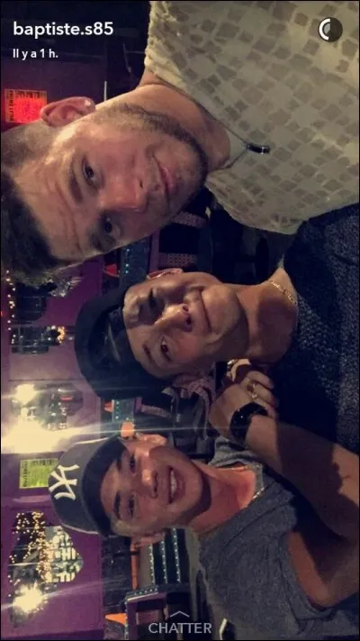 Sur SNAP, pour fêter #7, il y avait une bouteille de vodka avec écrit dessus...