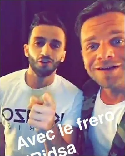 Avec qui est-il allé en Corse pour l'émission avec Cauet ?