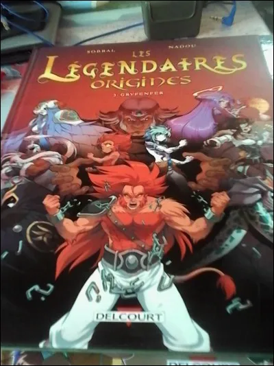 Qui Gryfenfer rencontre-t-il à la fin de la BD "Les Légendaires - Origines : Tome 3 - Gryfenfer" ?