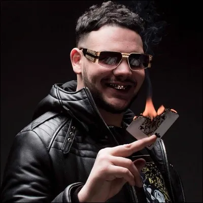 Sadek a chanté "En leuleu" avec :