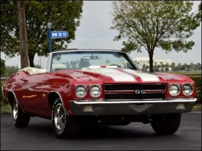 De quelle marque est ce cabriolet ?