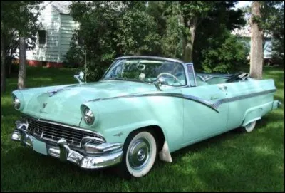 De quelle marque est ce cabriolet ?