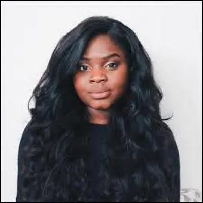 Comment se nomme cette youtubeuse de 17ans ?