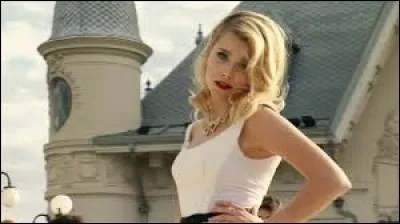 De quelles couleurs sont les patins de Valentina ?